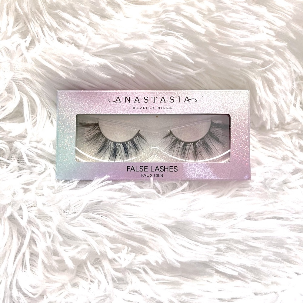 Anastasia false lashes So Hollywood